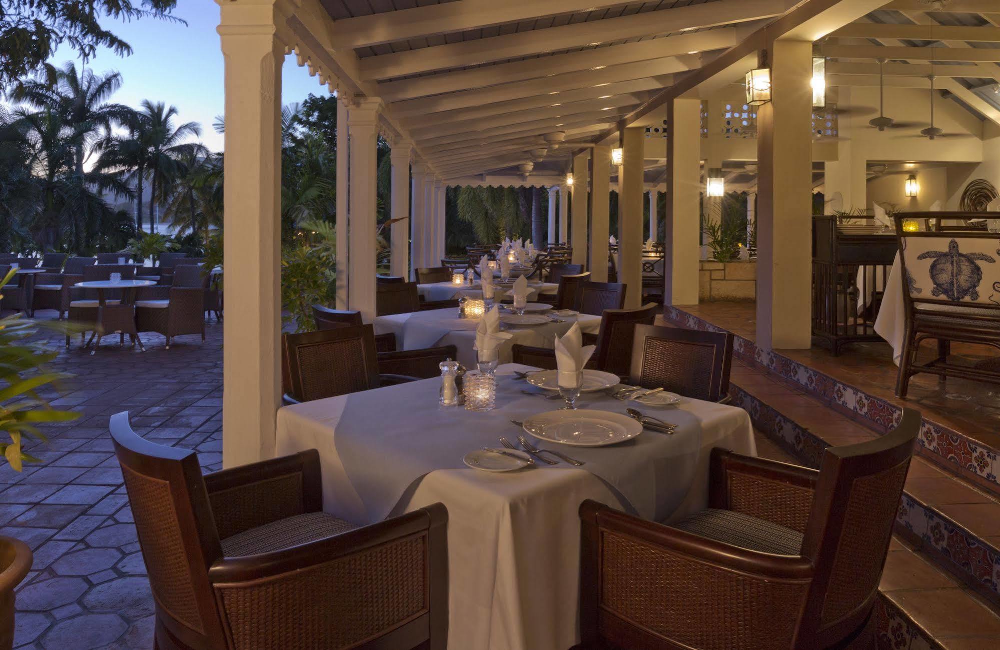 Hotel Curtain Bluff Old Road Esterno foto
