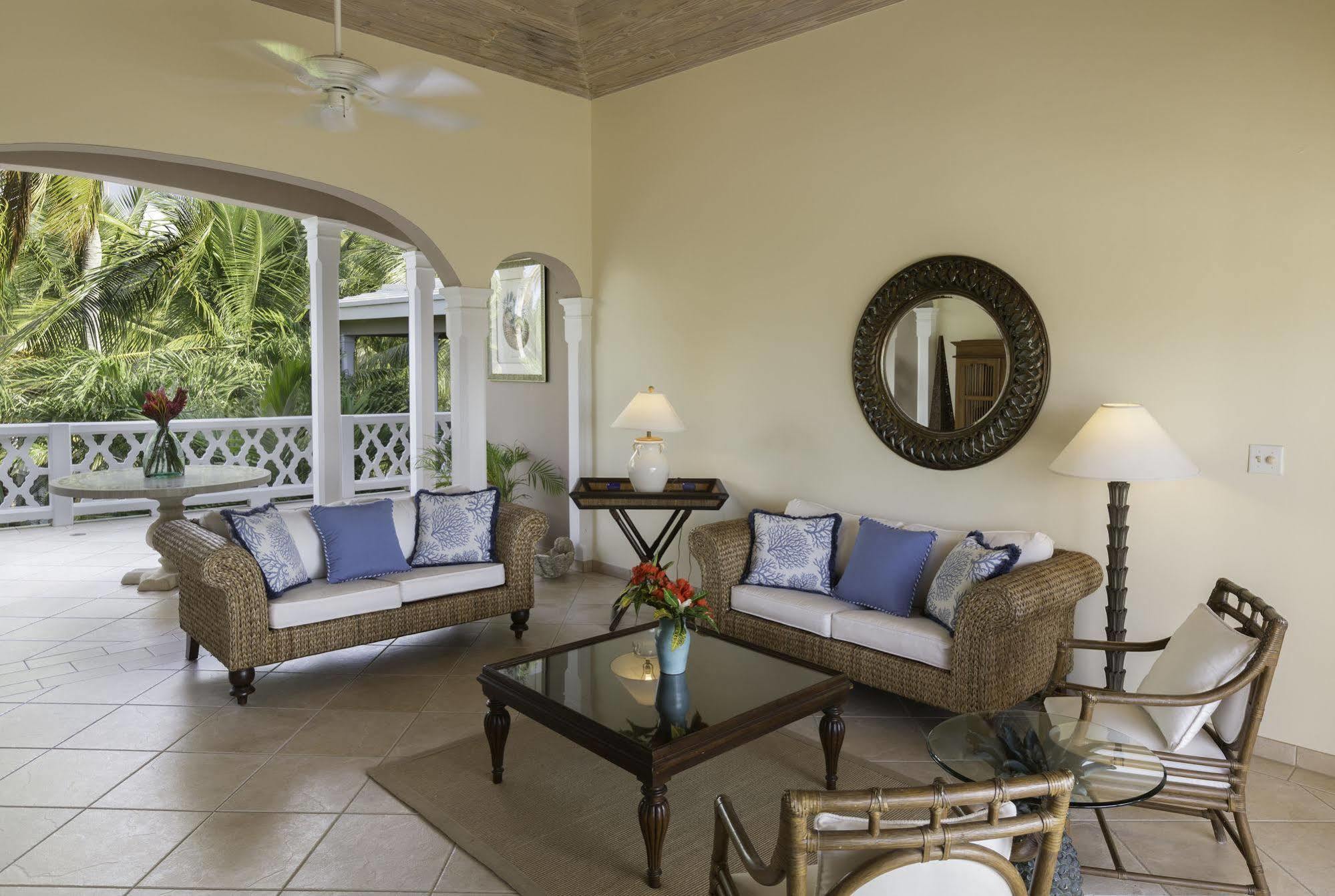 Hotel Curtain Bluff Old Road Esterno foto